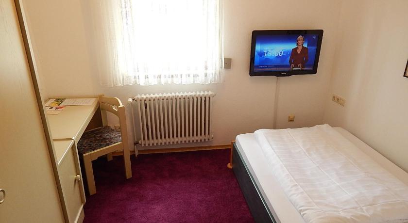 ホテルNachtigall ゲルンスバッハ 部屋 写真