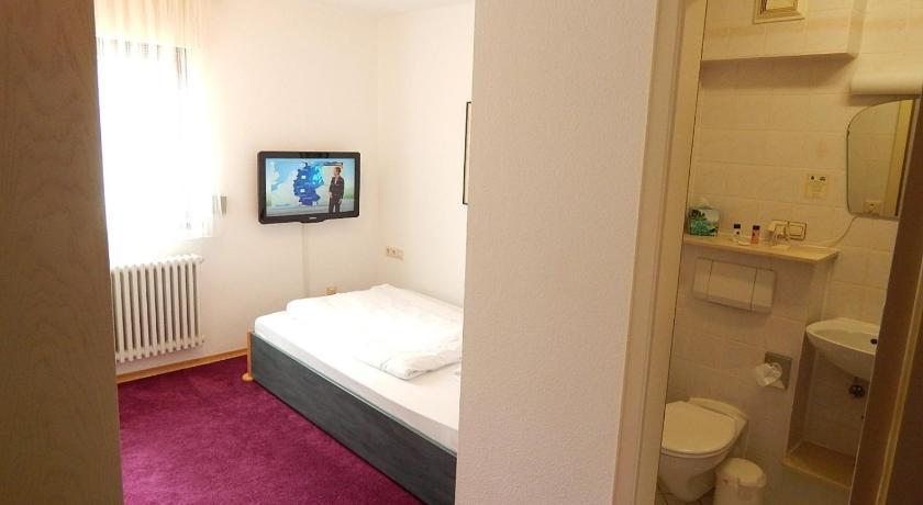 ホテルNachtigall ゲルンスバッハ 部屋 写真